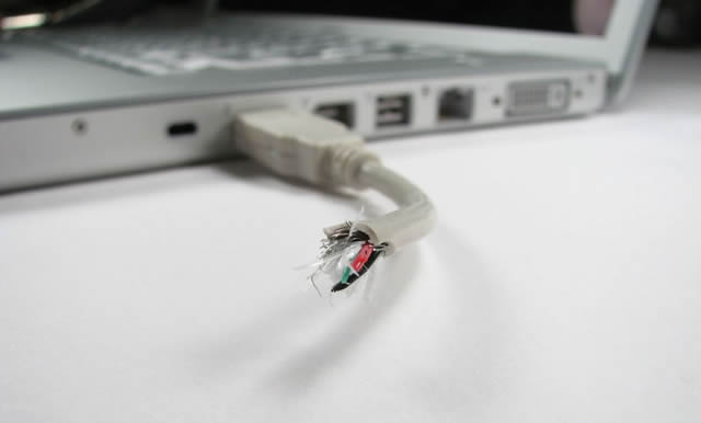 Крайне опасную уязвимость USB обнаружили эксперты SR Labs