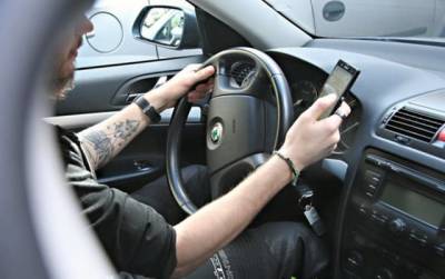 Иллюстрация к записи «Компания Lizard Media выбрала самые опасные телефоны для автомобилистов»