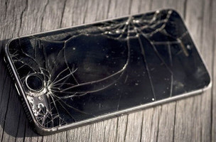 Иллюстрация к записи «Как восстановить данные с поврежденного смартфона – лучшие способы»