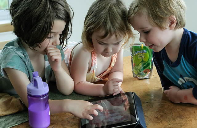 Планшетные компьютеры набирают популярность среди детей