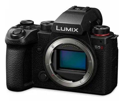 Беззеркальный фотоаппарат Panasonic Lumix S5 II Body