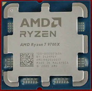 Процессор AMD Ryzen 7 9700X в распакованном виде