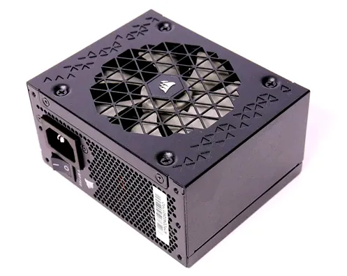 Блок питания Corsair SF750 Platinum в версии 2024 года