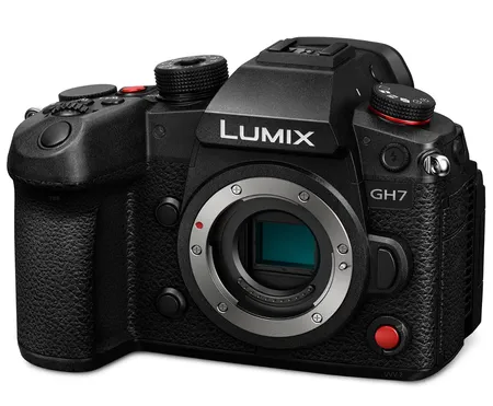 Цифровой фотоаппарат Panasonic LUMIX GH7 с системой Micro Four Thirds