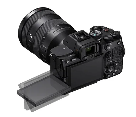 Беззеркальный фотоаппарат Sony Alpha a7 IV с установленным объективом