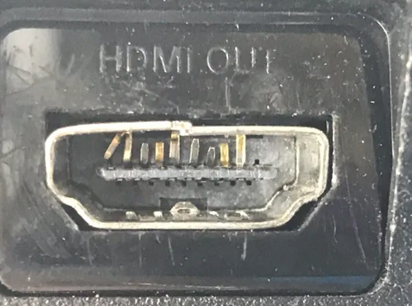 Повреждённый порт HDMI