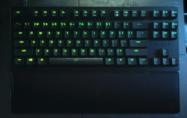 Тихая механическая клавиатура Razer Huntsman Elite TKL V2