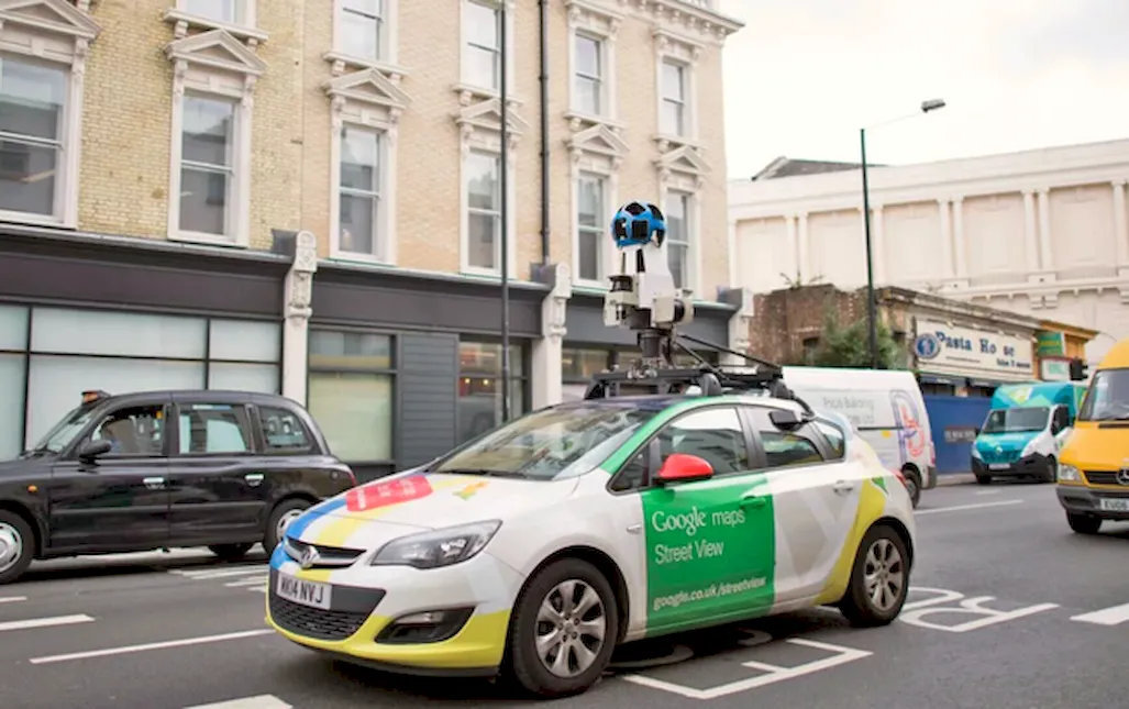 Автомобиль карт Google ведёт съёмку для Street View