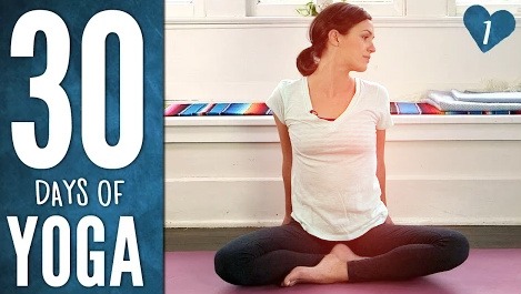 Обучение упражнениям йоги на канале YouTube
