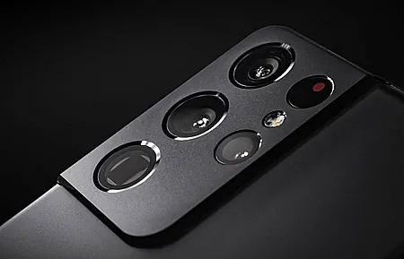 Объективы фотокамер на смартфоне Samsung Galaxy S21 Ultra