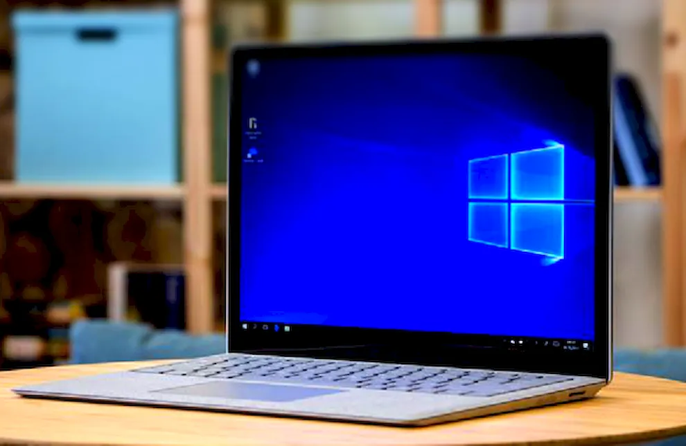 Новый ноутбук с установленной операционной системой Windows 10
