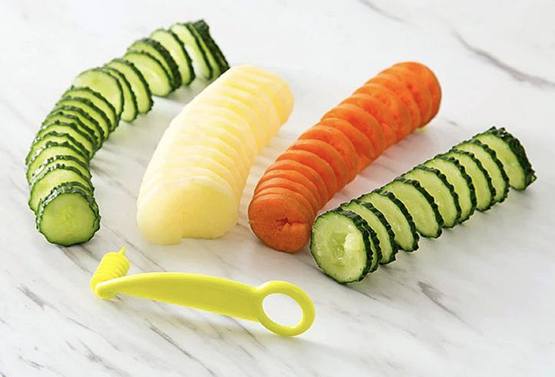 Использование ножа для спиральной нарезки овощей